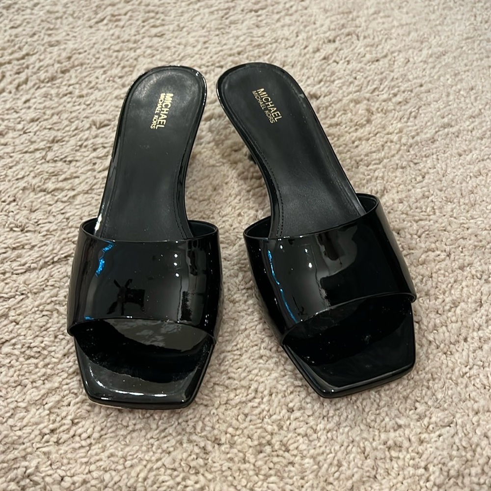 Michael Kors Black patent leather sandal with kitten heel, size 9